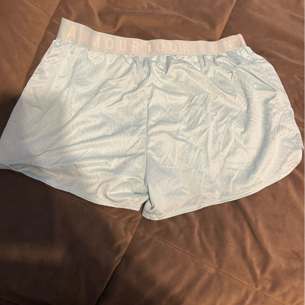 Shorts - Picture 2 of 3